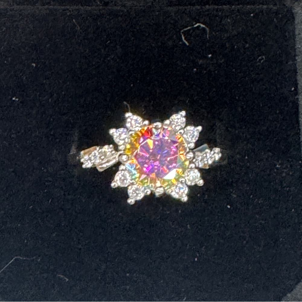 Moissanite bubble Stone Starburst Ring - Picture 6 of 7